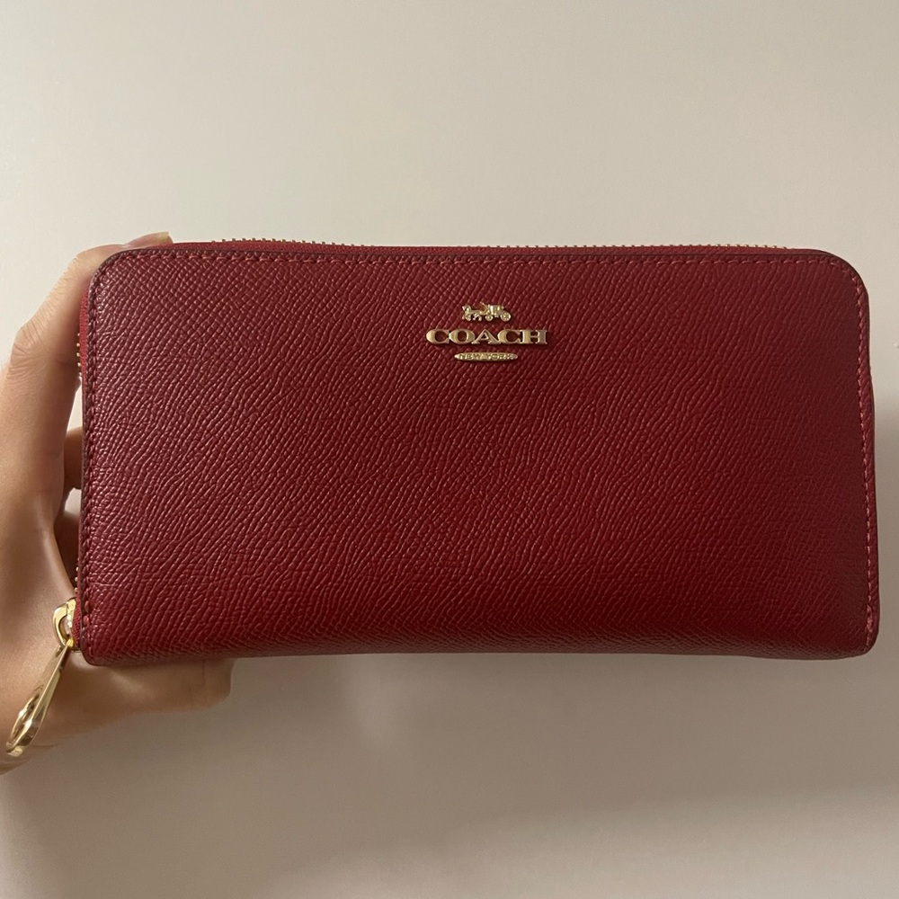 COACH LONG ZIP WALLET RED🚨SALE